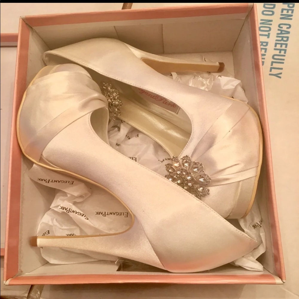 Brand New Ivory Wedding Shoes Size 10